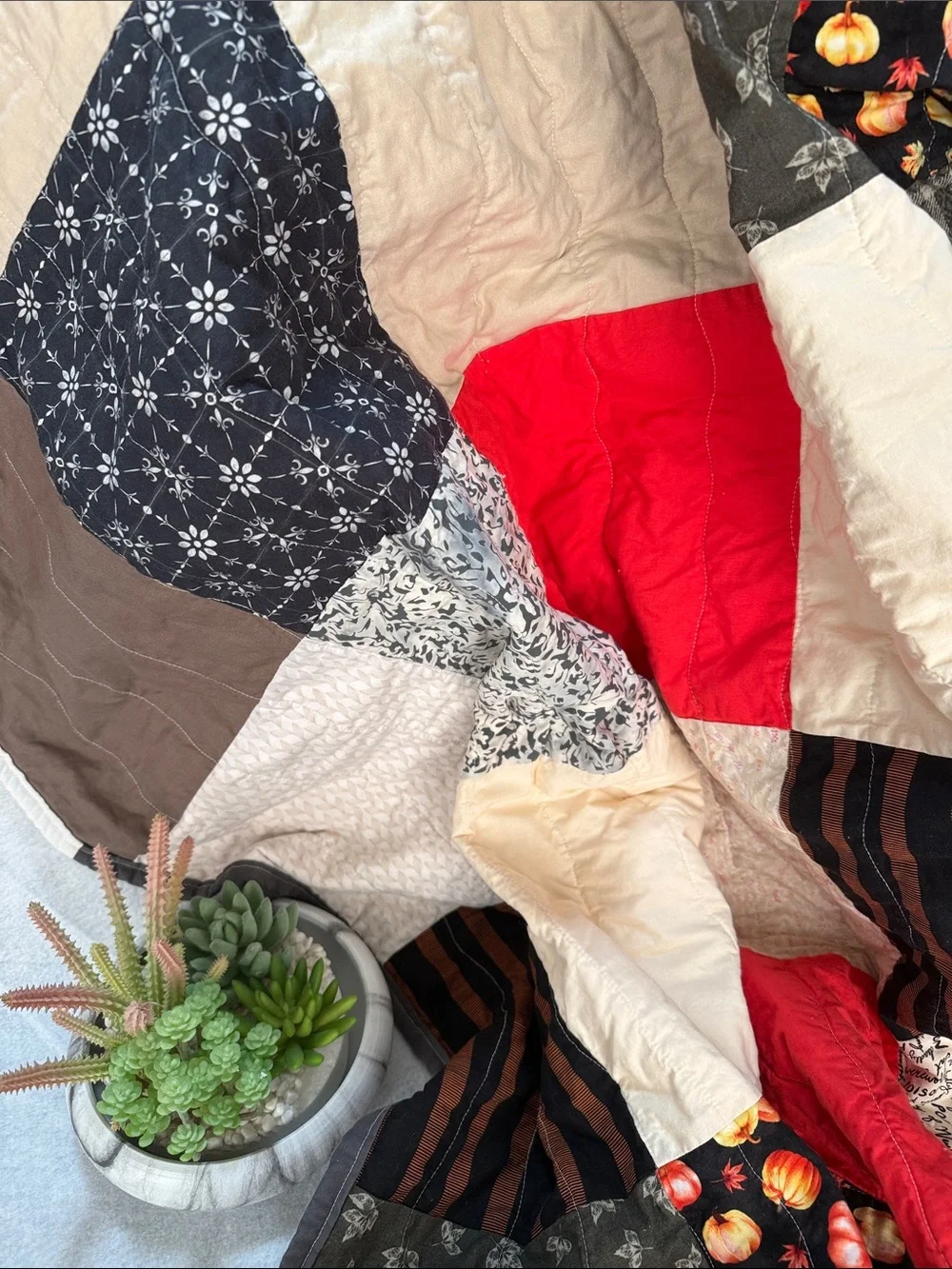 Handmade Patchwork Home Bedding Quilt - Multicolor (Red, Black, Cream)